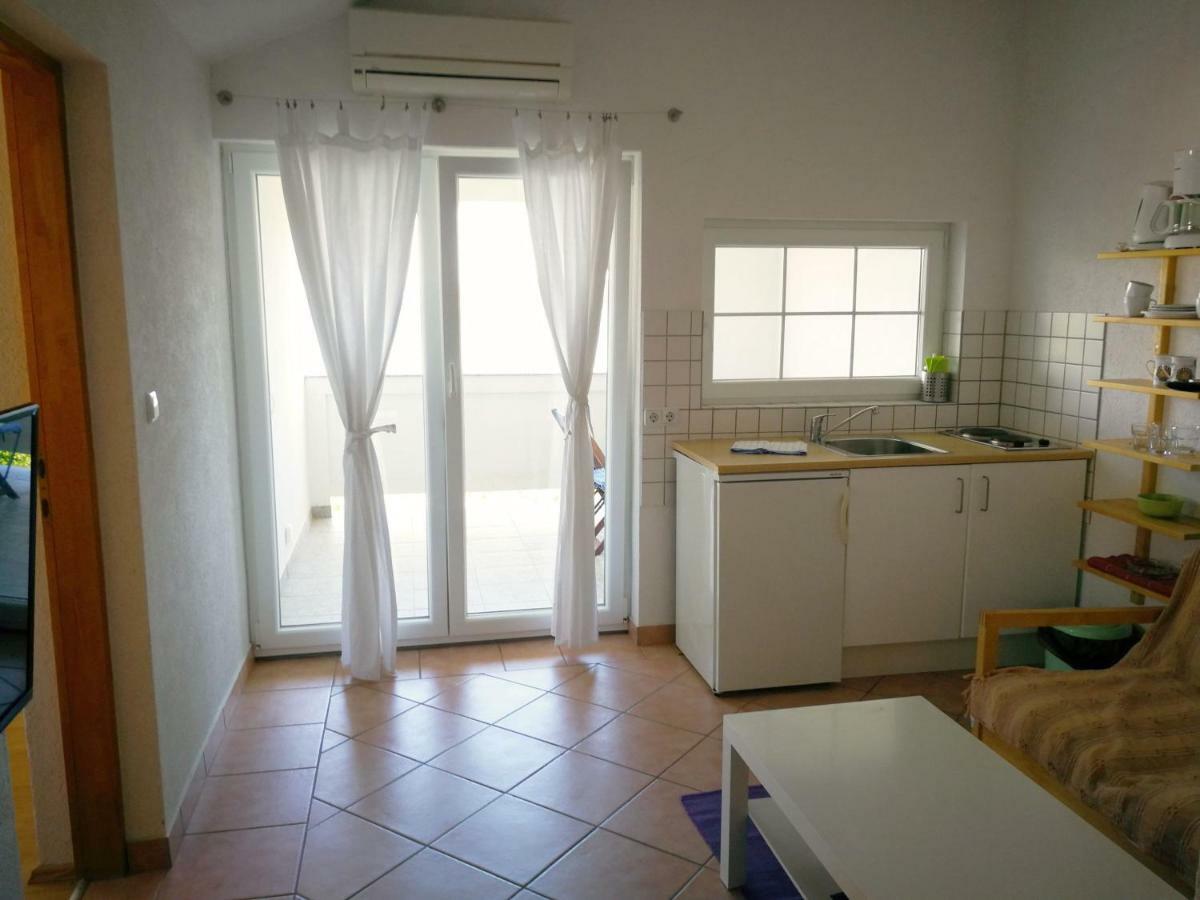 Family Friendly Apartments Island Rab Kampor ภายนอก รูปภาพ