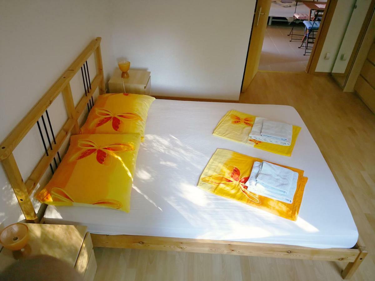 Family Friendly Apartments Island Rab Kampor ภายนอก รูปภาพ