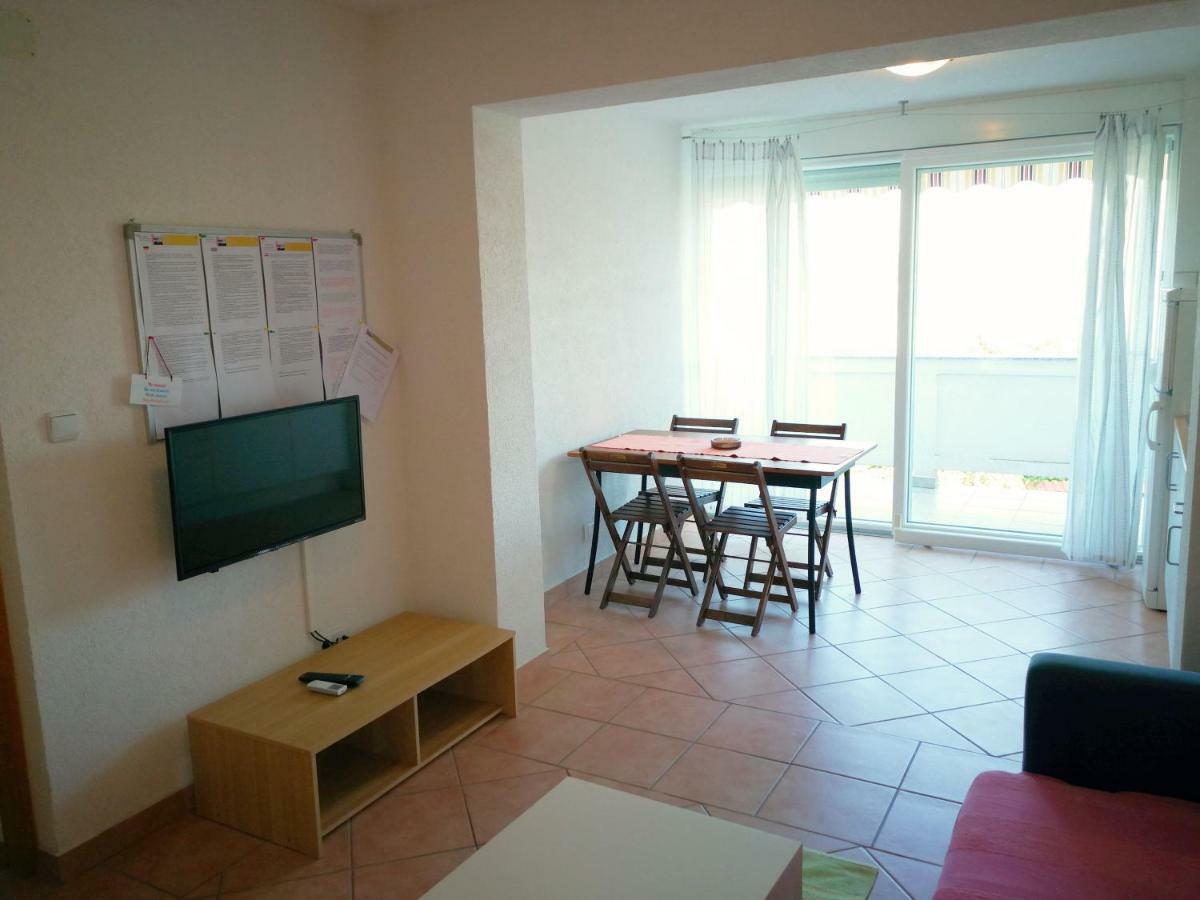 Family Friendly Apartments Island Rab Kampor ภายนอก รูปภาพ